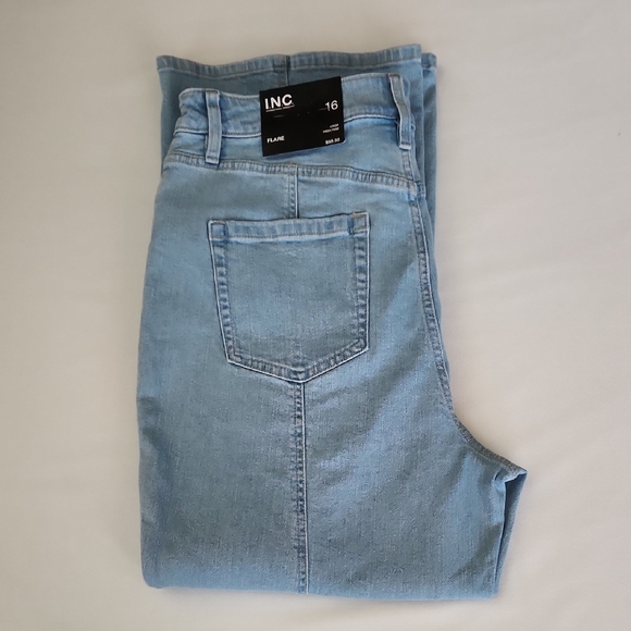 INC - Picture 4 of 5